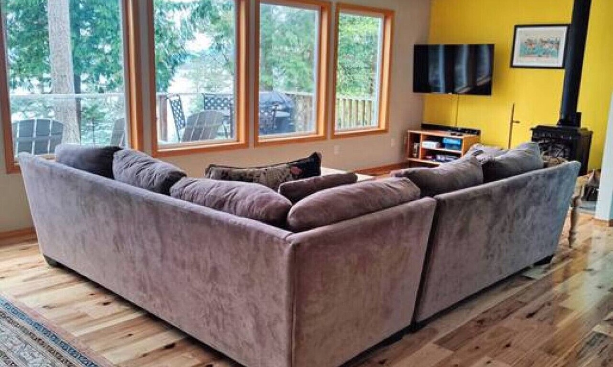 Lopez Island House | Mud Bay Waterfront - Wi-Fi - Tons of Privacy
