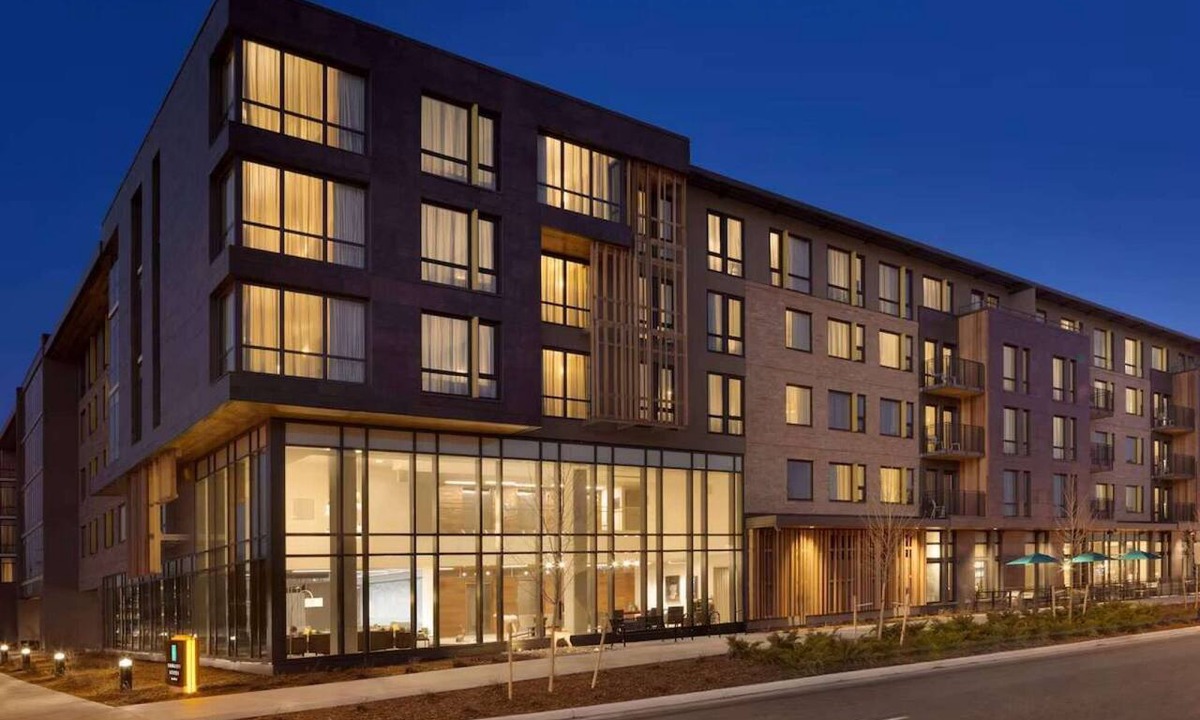 Whittier Hotel | Near CU Boulder + Free Breakfast. Pool. Fitness.