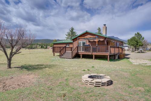 Alpine Village House | Near Trails & Rio Grande Fishing! Mtn-View Cabin