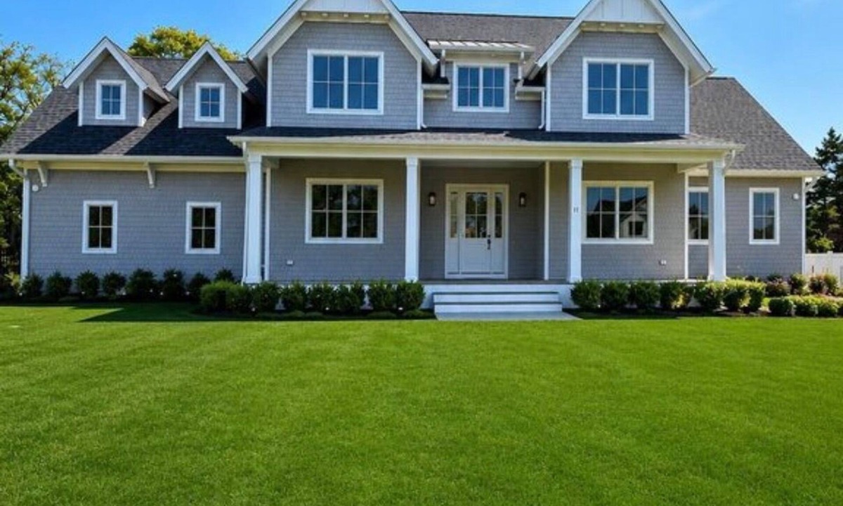 Westhampton Beach House | New Construction 6-bed walk to Westhampton Beach train station for US Open