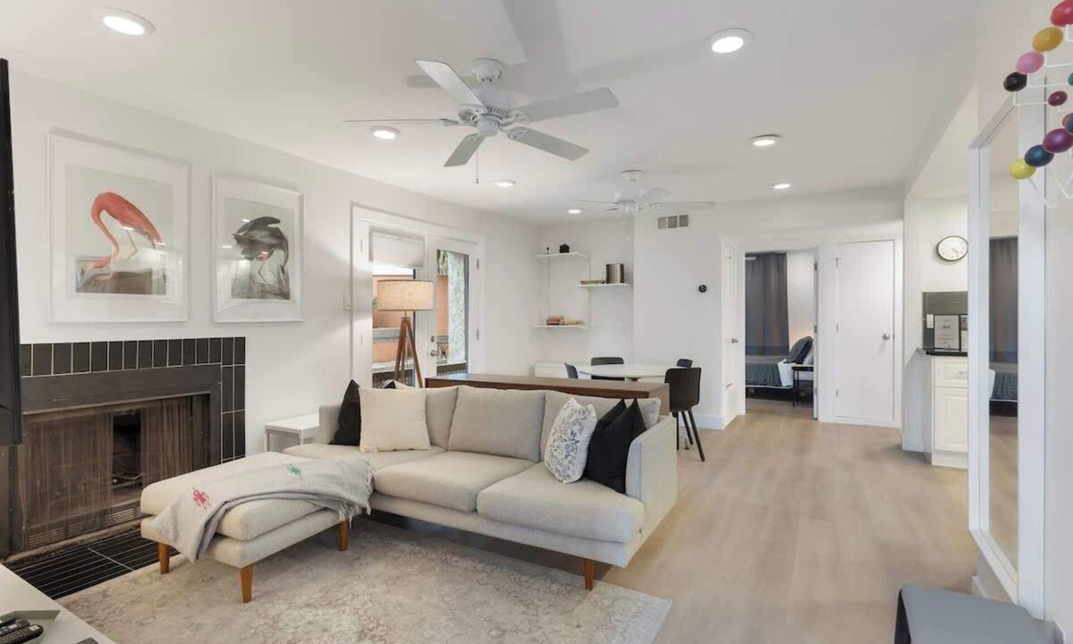 Civic District Apartment | New Downtown Atx! 30 day plus!