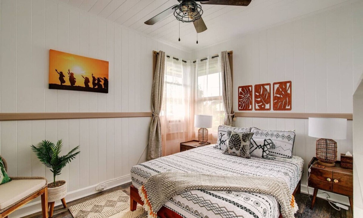 Hilo House | New Hula House- 3BR great Location Hilo