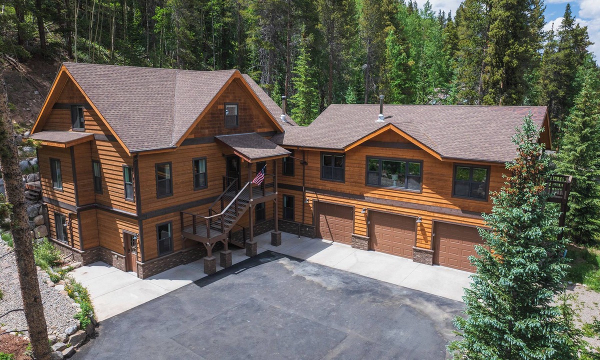 Breckenridge House | NEW VRBO. Group Lodge has 2 kitchens! Hot Tub and games for all ages
