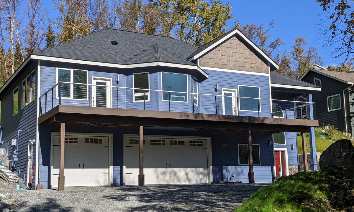 Hillside East House | Newer mountainside retreat with beautiful views close to town!