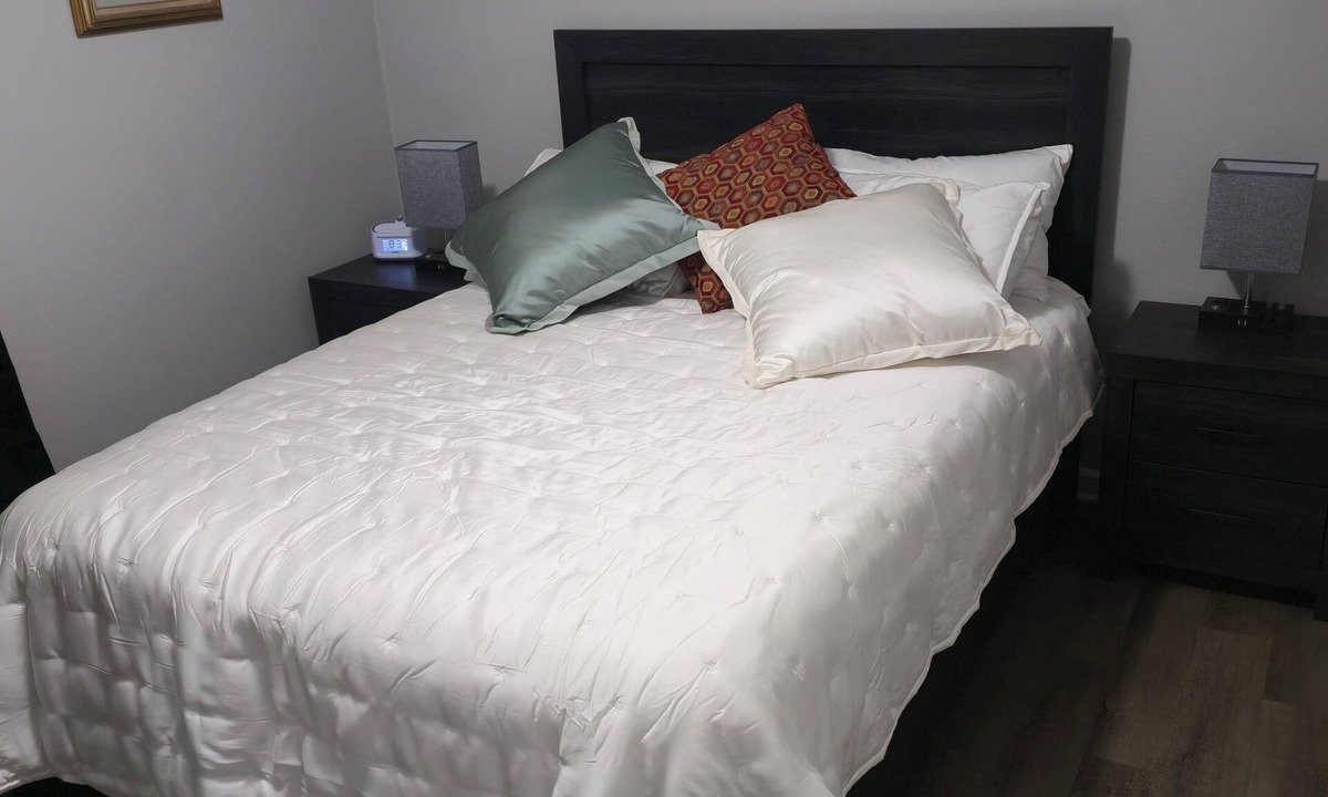 Knik-Fairview House | Newly Furnished 3BR/2BA Retreat with Premium Mattresses & Coffee Bar