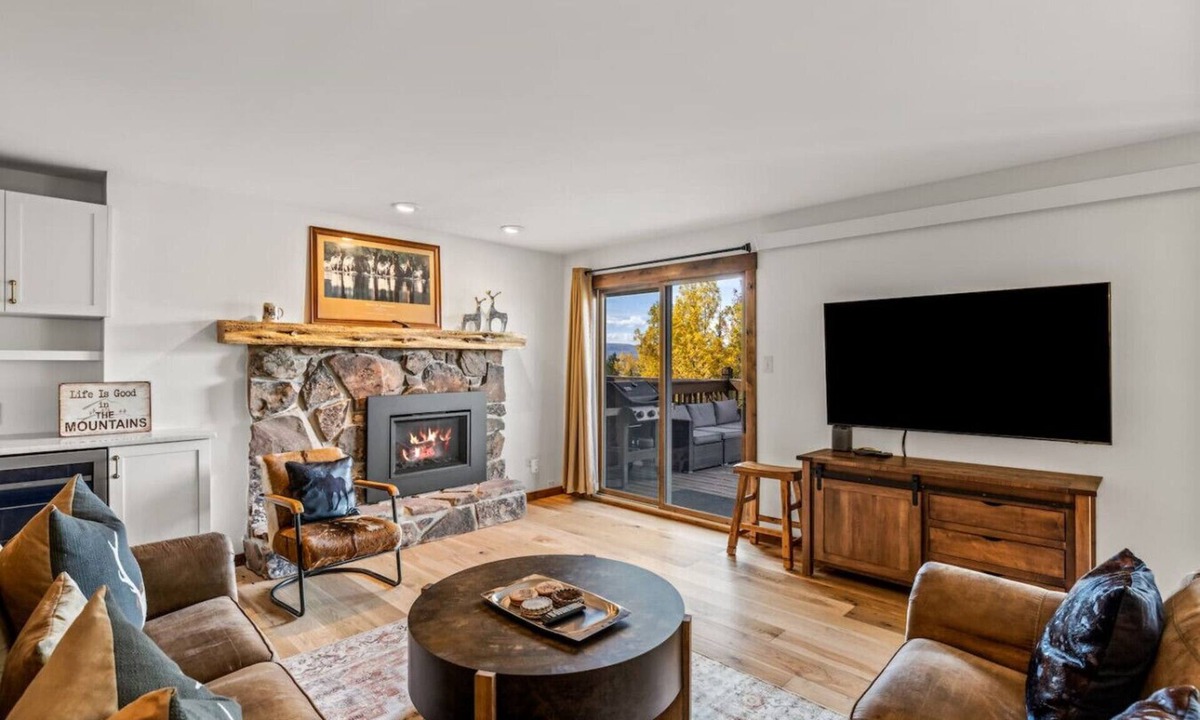 Steamboat Springs Villa | Newly Remodeled! Spacious Hot Tub & Amazing Views