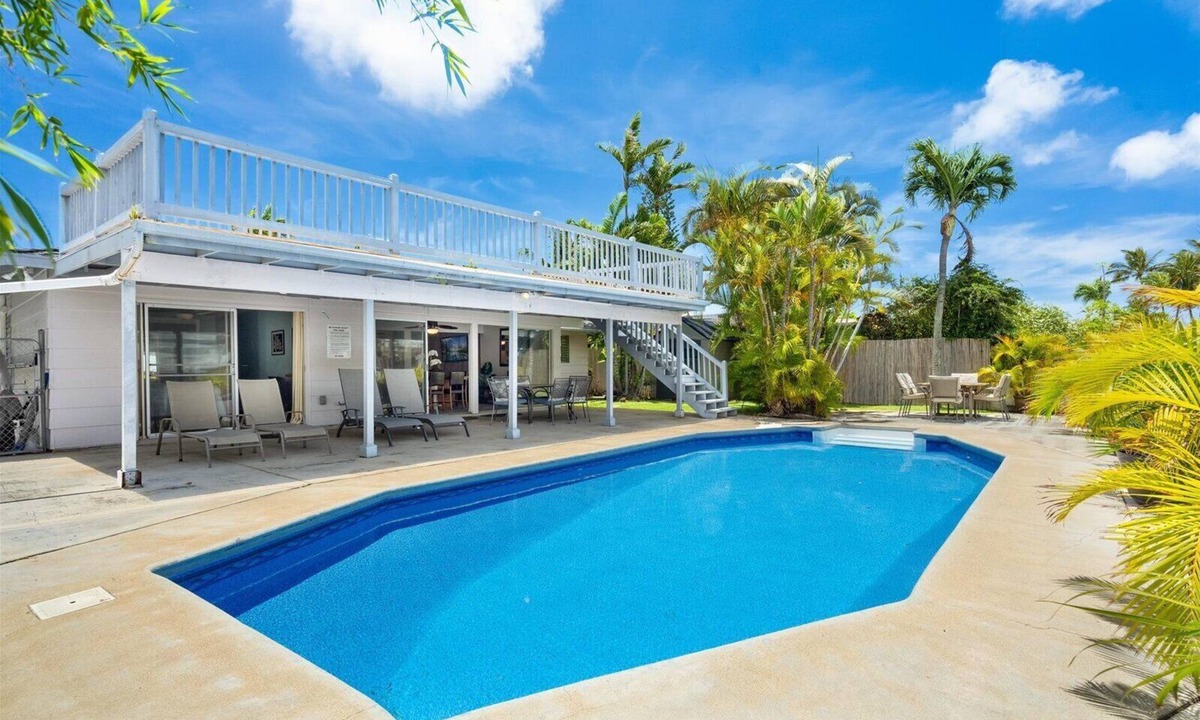 Portlock House | NEWLY REMODELED with A/C THROUGHOUT! Pool w/Killer Sunset View