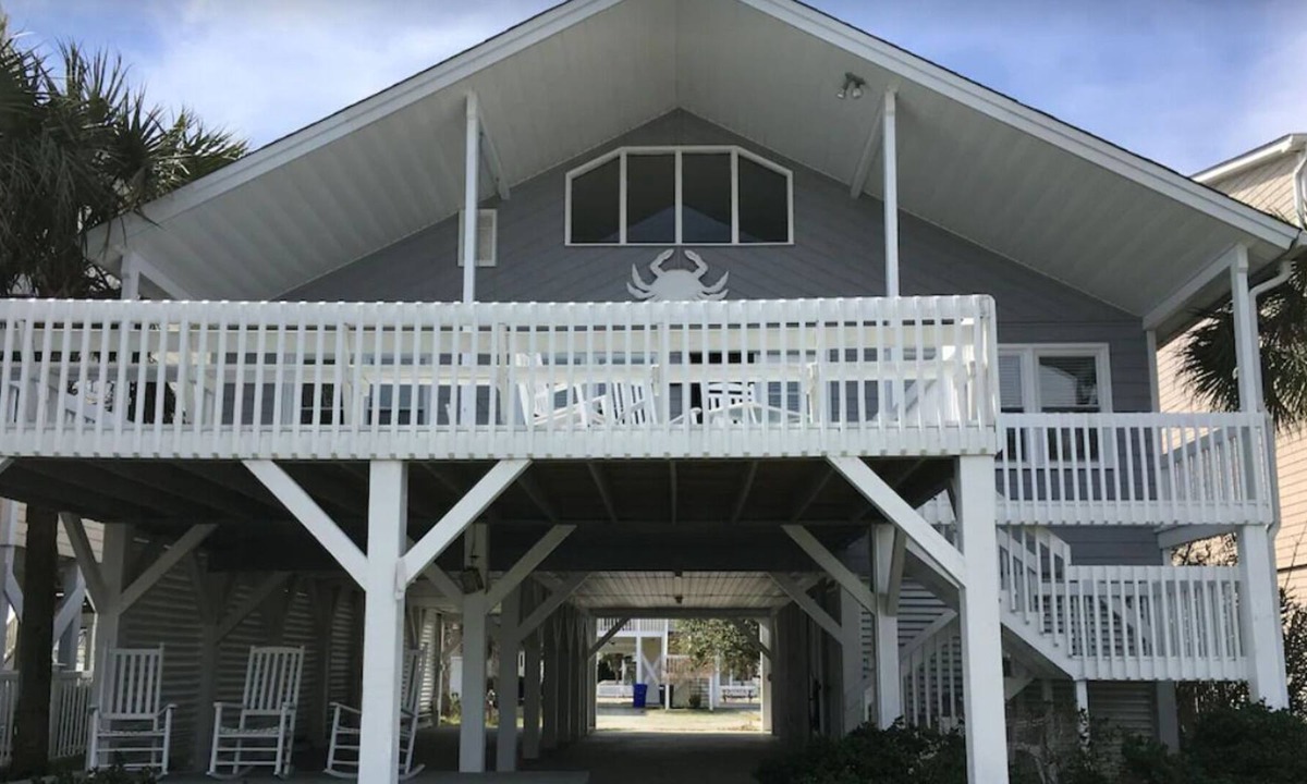 Ocean Isle Beach Cottage | NEWLY RENOVATED! Best of Both Worlds! Canal Cottage, 2 Blocks from Beach