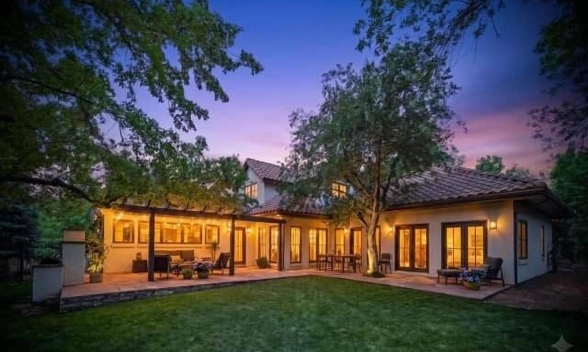 Parkside House | North Boulder Luxury Villa-4bd4ba spectacular yard w/hot tub & chef's kitchen