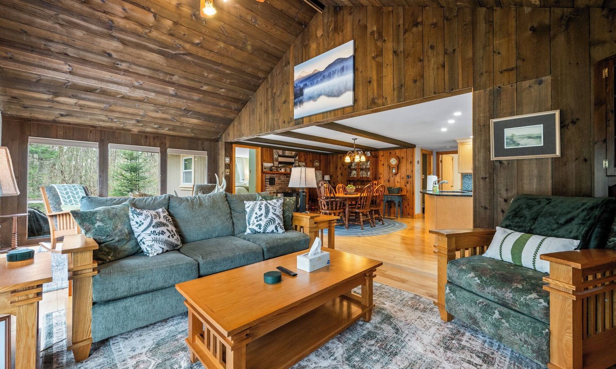 Franconia Ski Chalet | Notchside Hideaway - Quiet home, Franconia Notch, Cannon, Echo Lake, Littleton