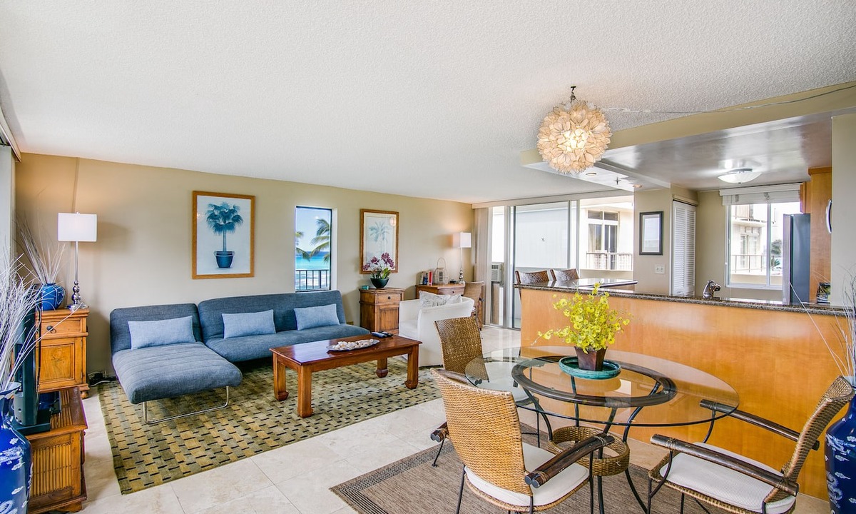 Diamond Head - Kapahulu - St. Louis Condo | Ocean Front Balcony, 2 Bedrooms, Full Kitchen