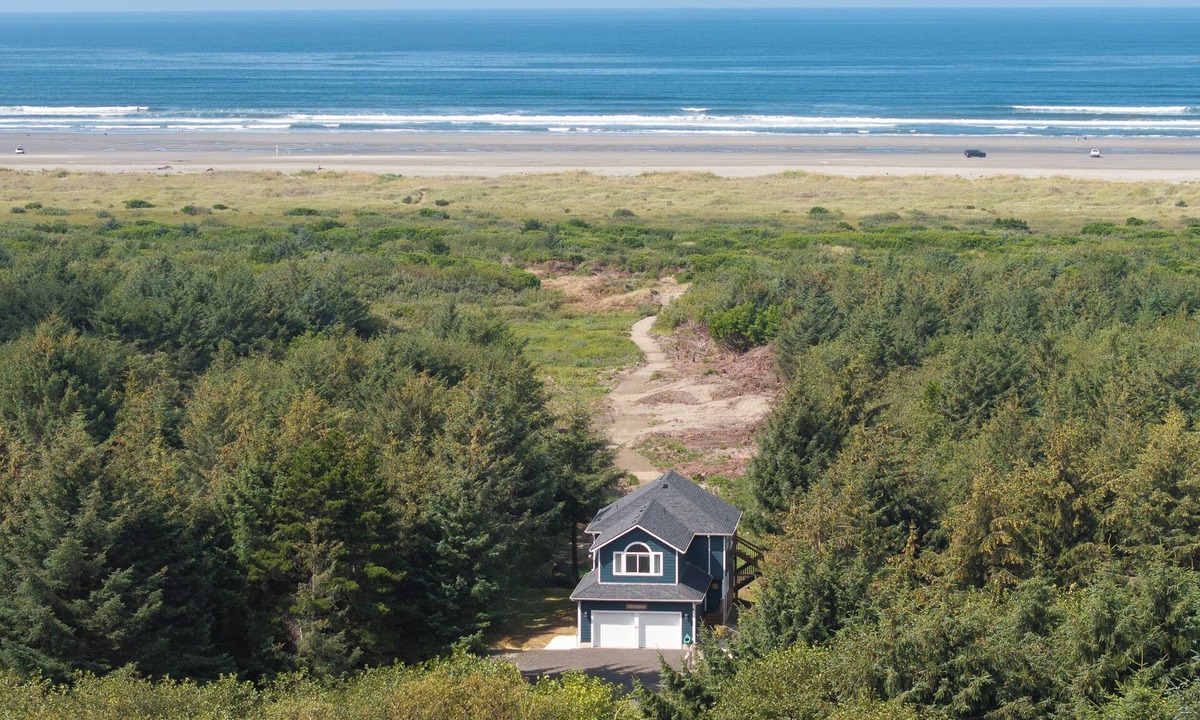 Ocean City House | Ocean Views, Beach Access, Dog Friendly Fenced Yard-Vacation Beach House