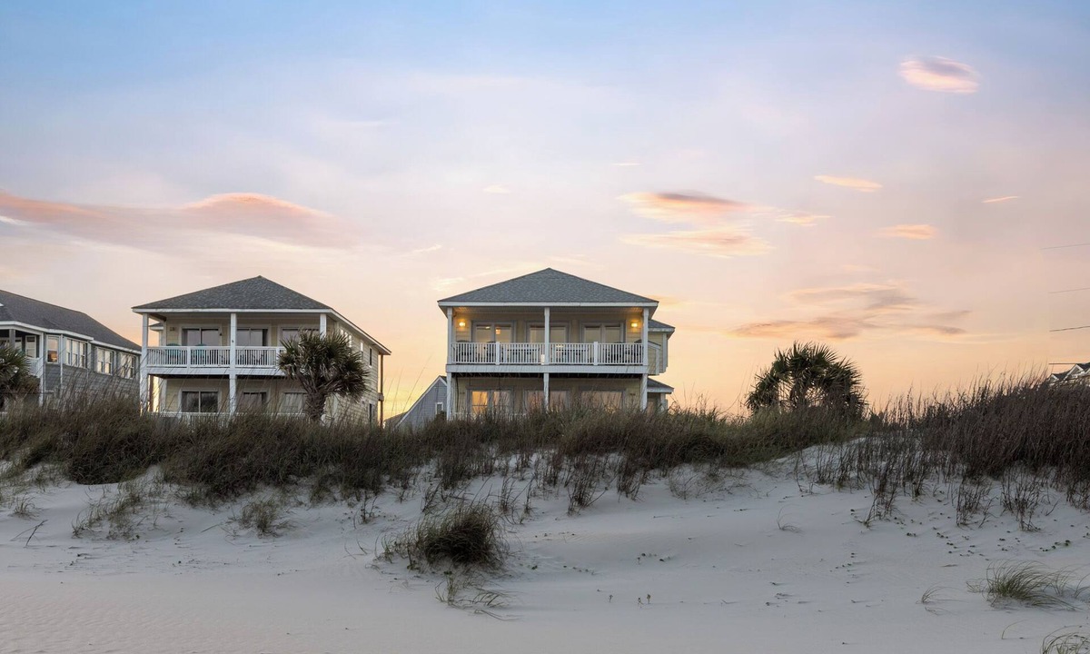 Surf City House | Oceanfront | Incredible Views | Steps to the Beach