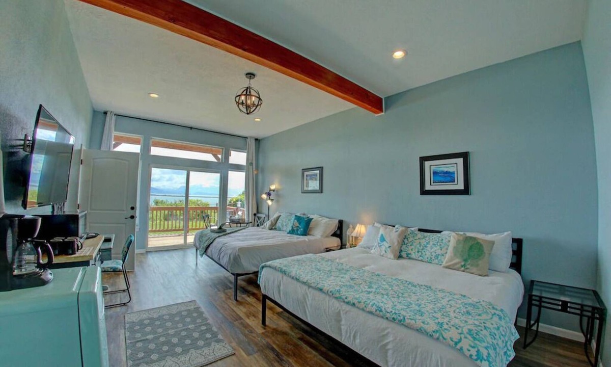 Homer Apartment | Oceanfront Luxury Suite Overlooking Kachemak Bay and Homer Spit!