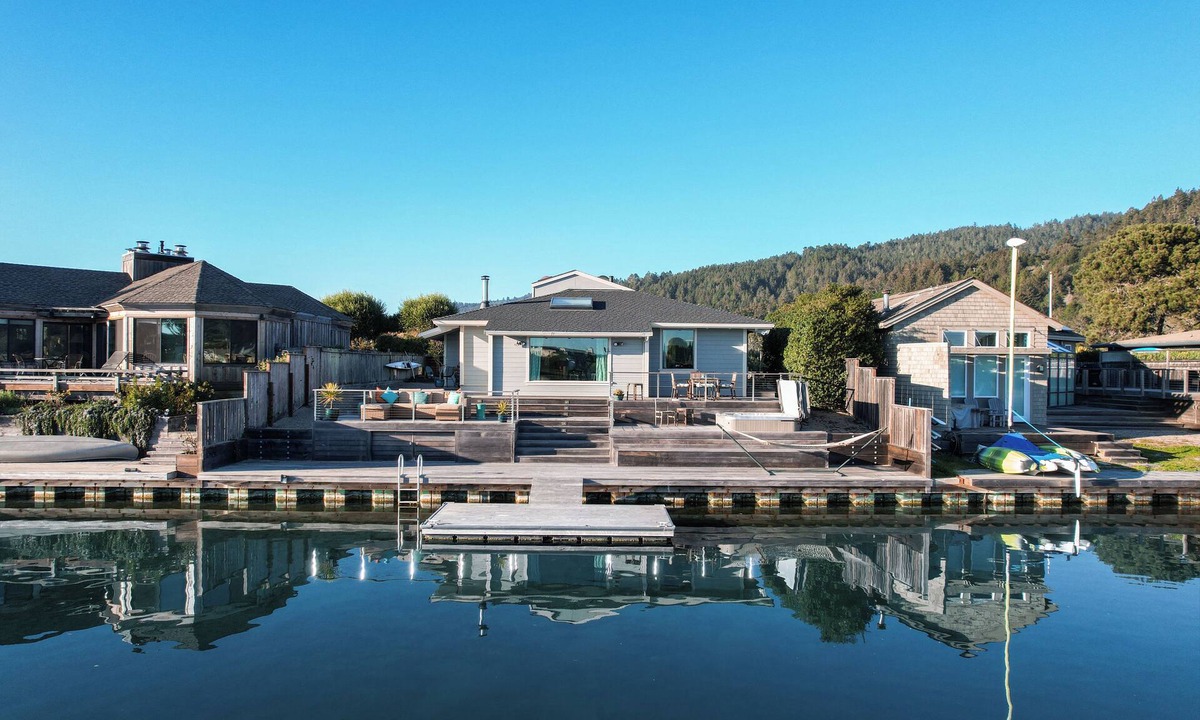 Stinson Beach House | Paddle, Relax, Repeat on Seadrift Lagoon