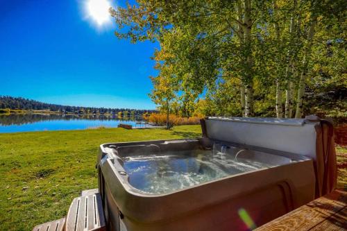 Pagosa Springs House | Pagosa Lakefront Home w/Hot Tub, A/C, & Canoe!