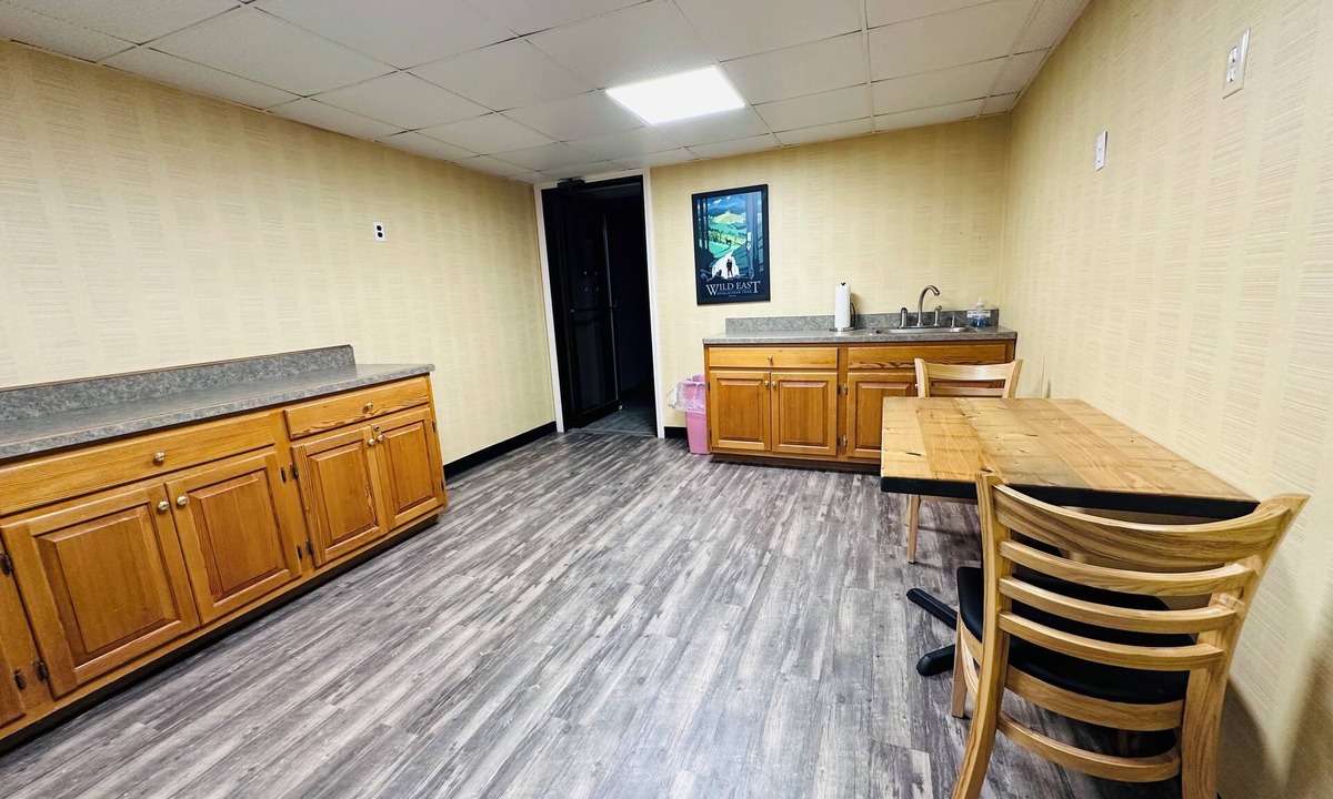 Sherman Station Hotel | Pamola Motor Lodge