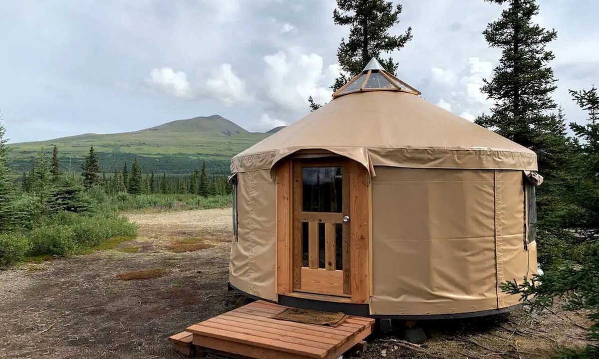 Cantwell Cabin | Peaceful Denali Accommodation for Yurt Glamping in Alaska