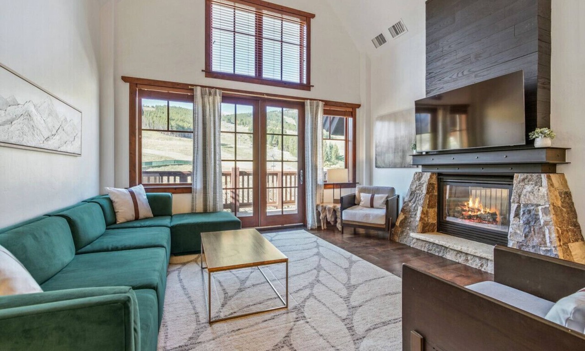Peak 8 Condo | Penthouse with 4 Bedrooms. Ski-In/Ski-Out at Peak 8 in One Ski Hill.