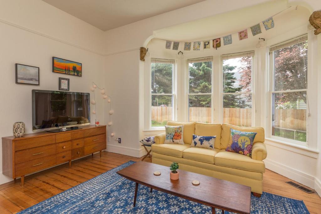 Port Townsend Historic District Apartment | People’s House