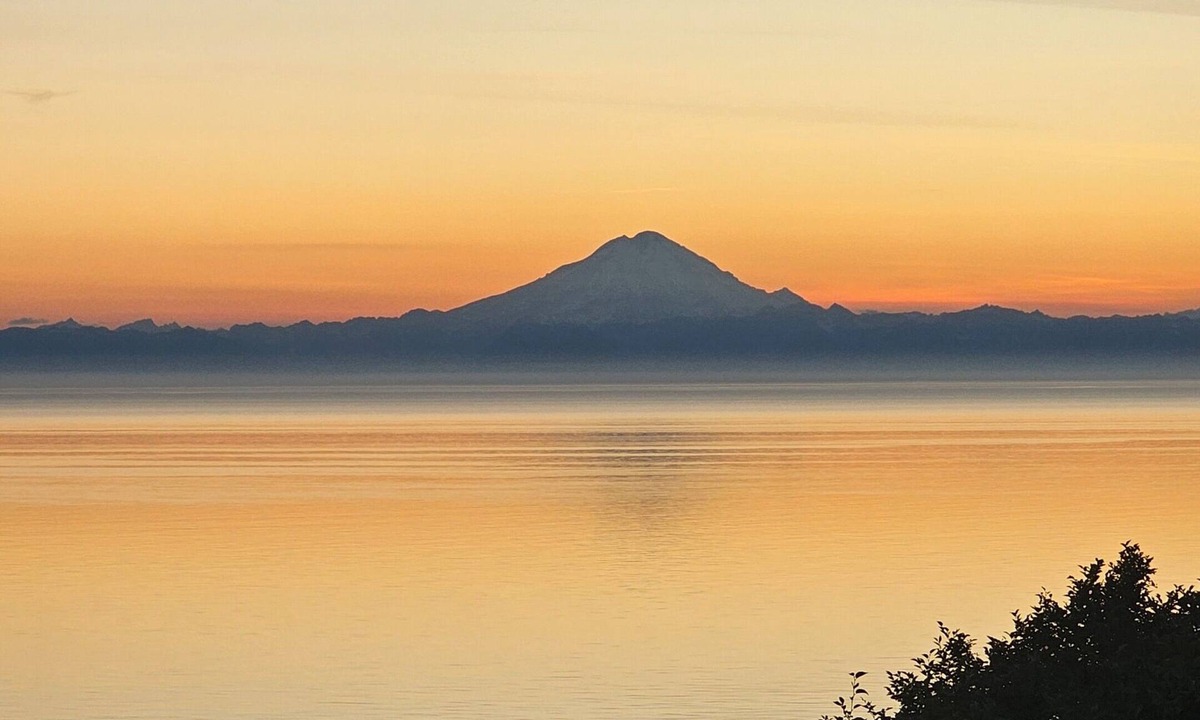 Clam Gulch House | Perfect Fisherman's Cabin with Ocean Views and Central Location on the Kenai Pen
