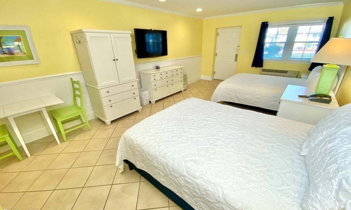 Atlantic Beach Hotel | Pet-friendly, 3 Blocks to Beach, Pool, #106