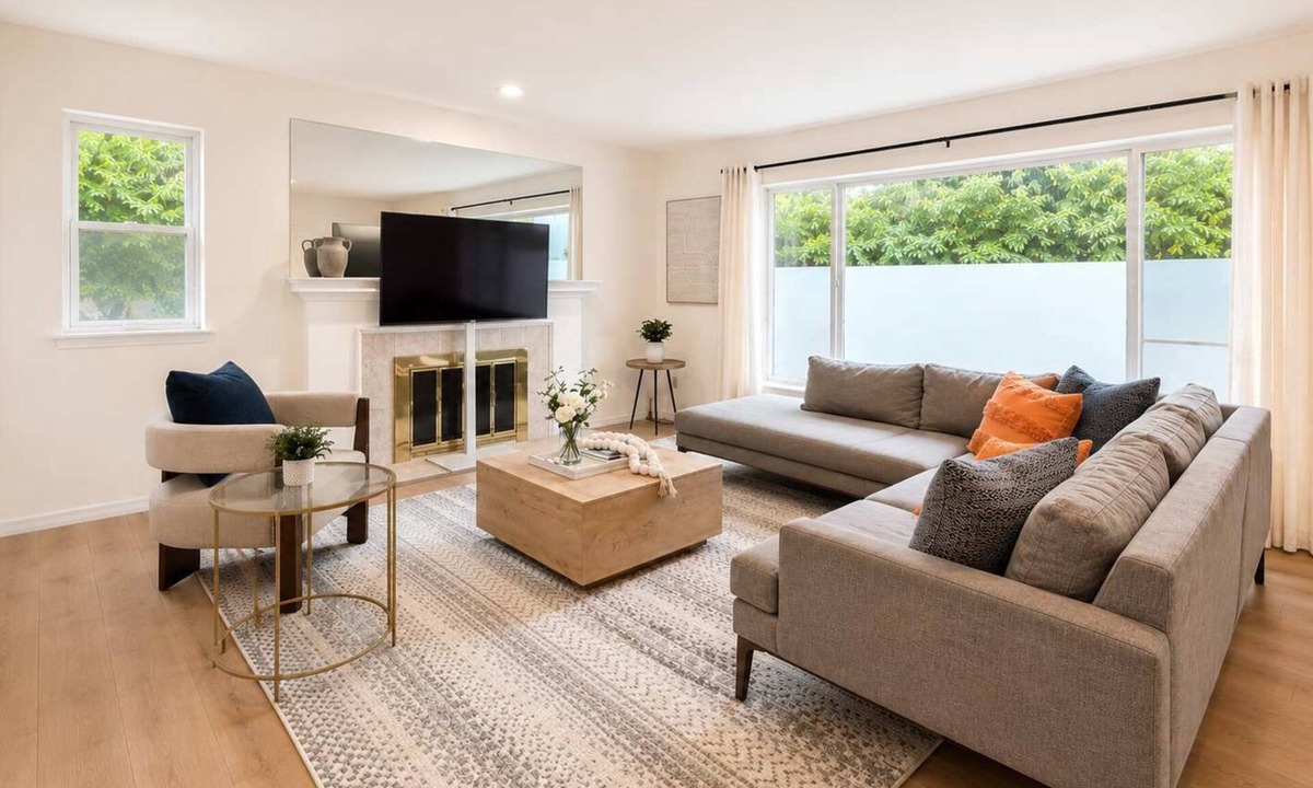 Shoreline House | Pet Friendly 3B Shoreline Home with EV charger