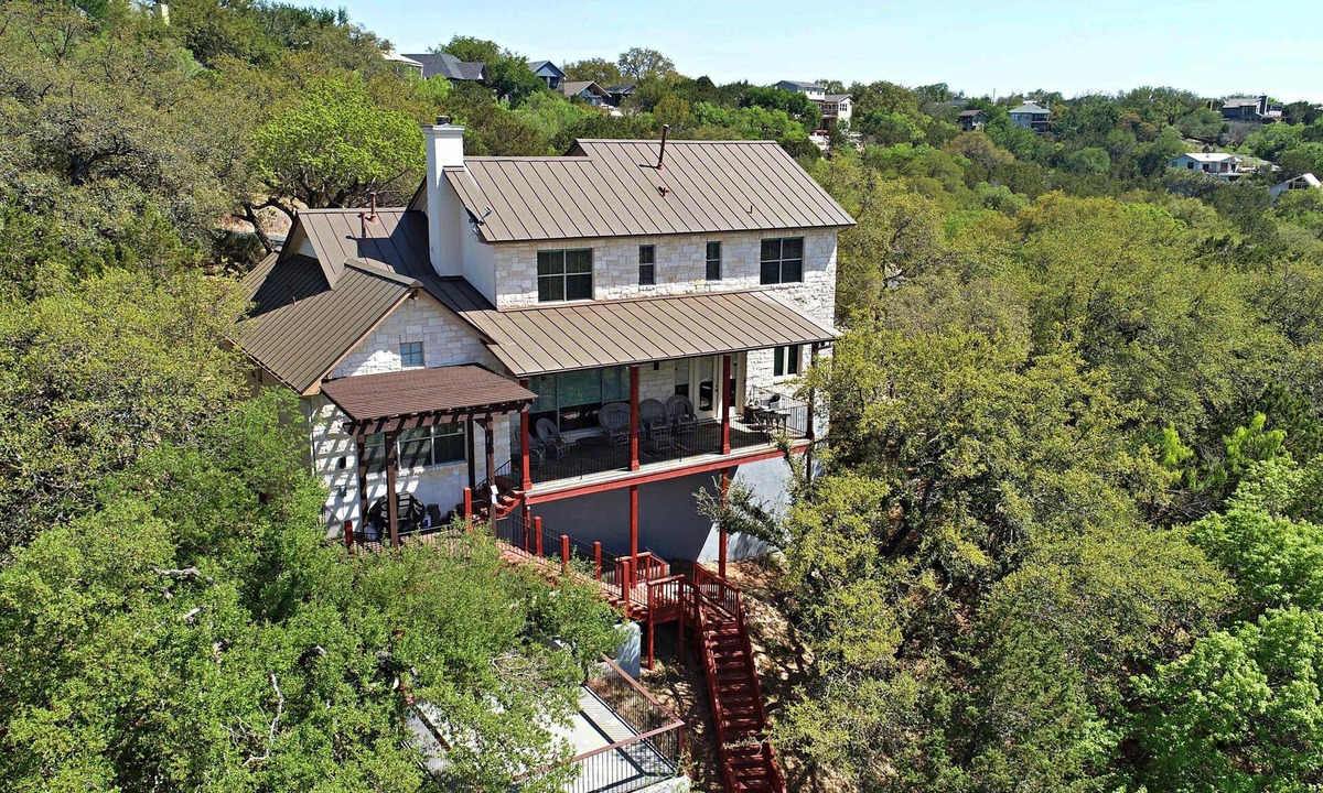 Spicewood House | Pet Friendly Cabin W/Communal Pool & Rec. Courts