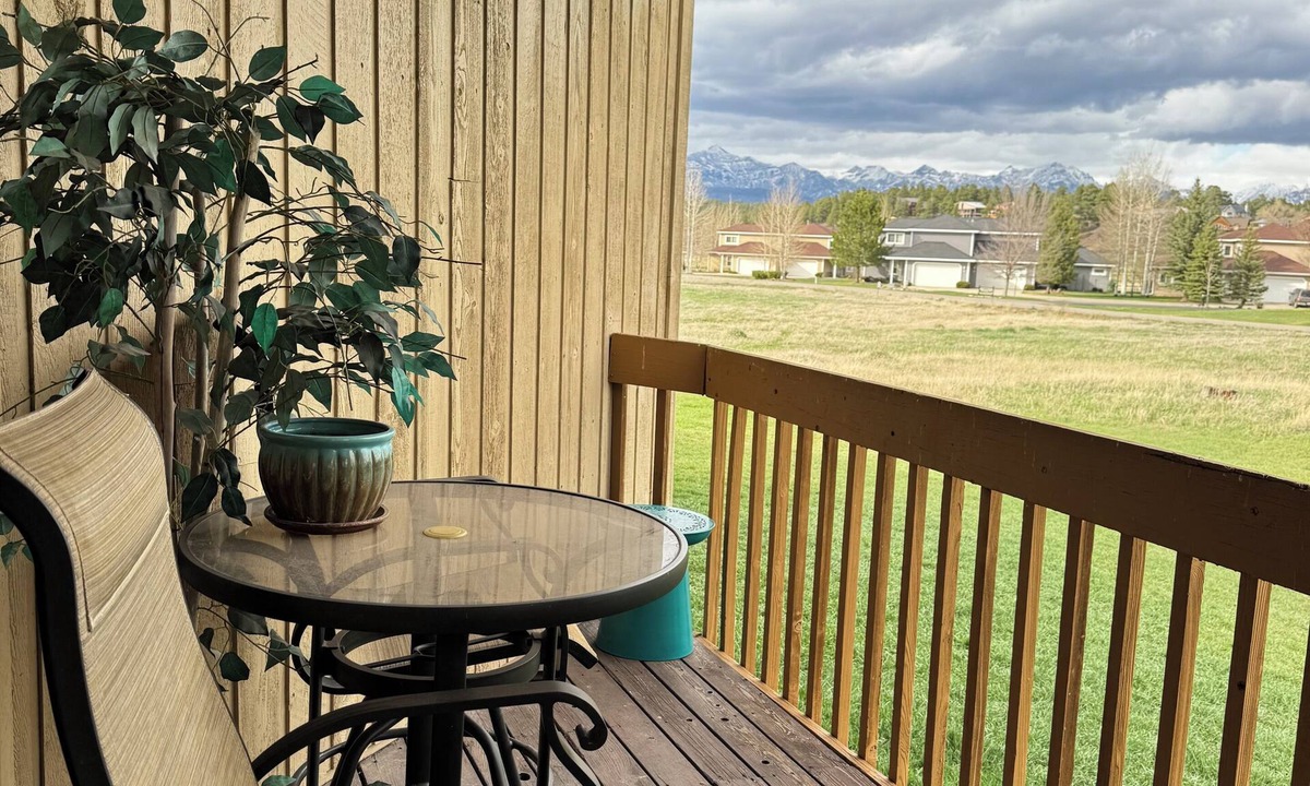 Pagosa Springs Condo | PET FRIENDLY Condo w/Mtn Views & Golf Course nearby. 1 bdrm + a Murphy Bed.
