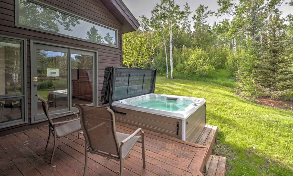 Steamboat Springs House | Pet Friendly | Hot Tub & High-End Amenities | Private Garage | Monthly Rentals