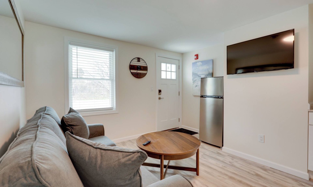 Wareham Apartment | Pet-Friendly Wareham Retreat Near Onset Beach!