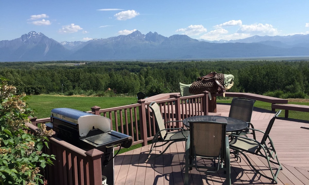Wasilla Bed & Breakfast | Pioneer Ridge B&B Inn