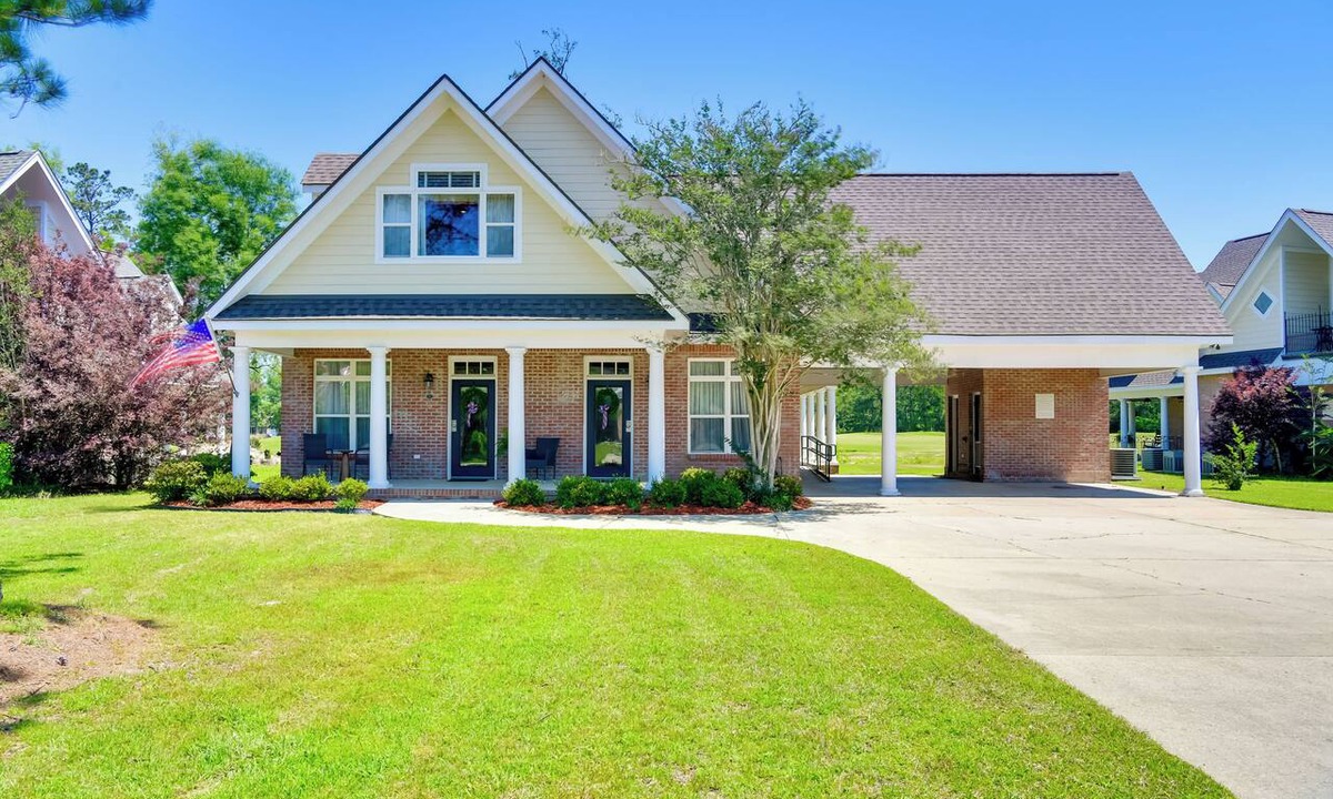 Springfield House | Pool Access + Golf View: 5BR Springfield Home