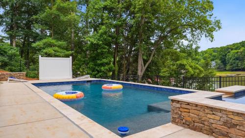 Sherrills Ford House | Poolside Paradise by AvantStay