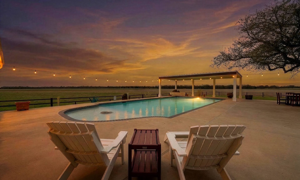 Valley Mills House | Poolside Ranch Retreat-Country Getaway & Bunkhouse