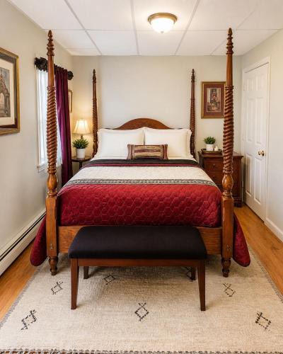 Fall River House | Private #2 Room in 2BR Fall River Stay Urban Haven