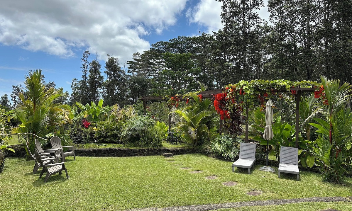 Orchidlands Estates House | Private guest house on gorgeous 3 acre Hawaiian estate perfect central location.