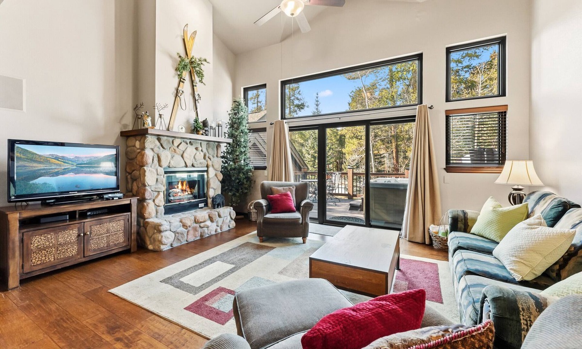 Warrior's Mark Ski Chalet | Private Hot Tub | Main St/Bike Trails