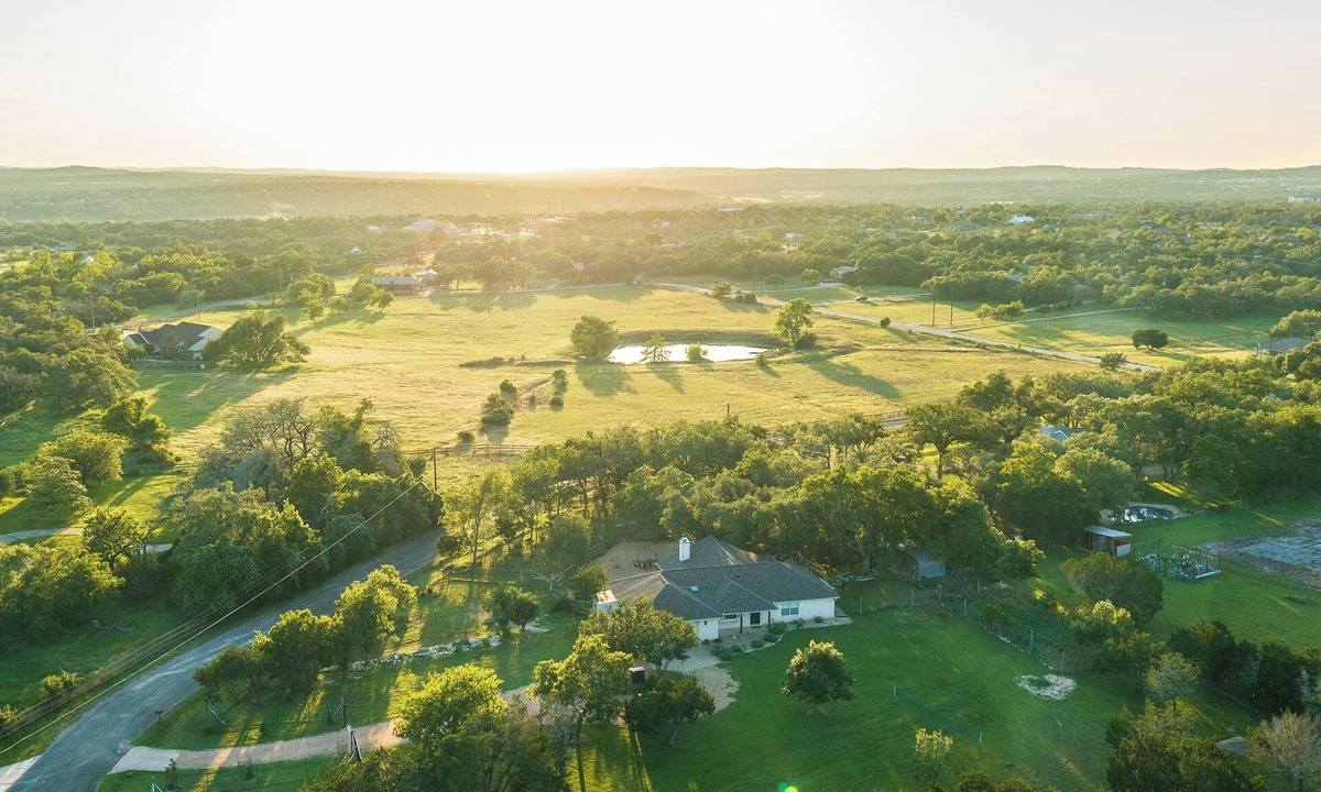 Dripping Springs House | Private Luxury Getaway | Fire Pit | Near Weddings