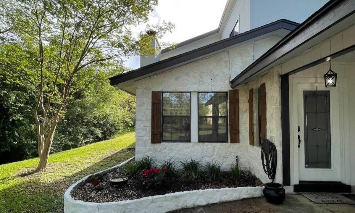 Leander Bed & Breakfast | Private Rooms in Delightful Leander with Salon & Spa Service Options