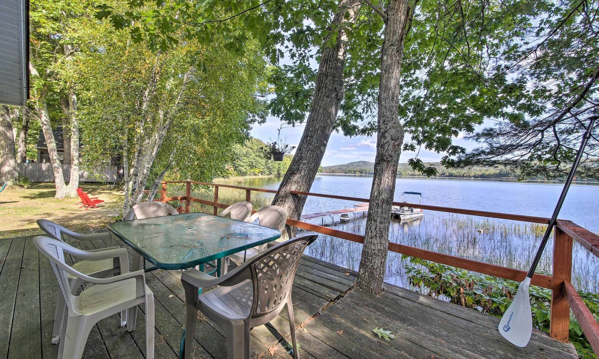 Union Cottage | Quiet & Lovely Lakefront Cottage for Families!