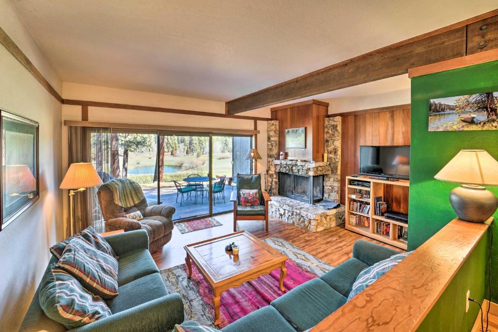 Graeagle House | Quiet Unit w/Golf Course & Mtn Views in Graeagle!