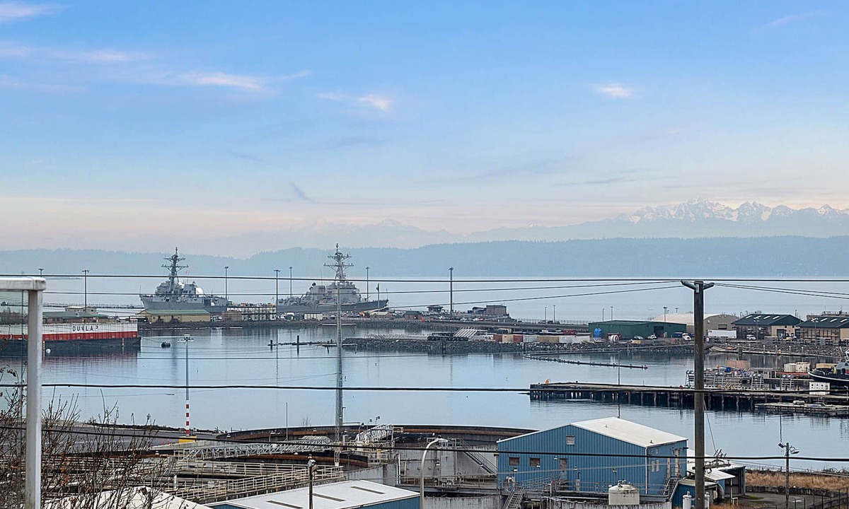 Everett Condo | Rare Waterview in north Everett n