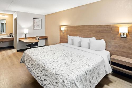 Columbus Hotel | Red Roof Inn PLUS+ Columbus-Ohio State University OSU