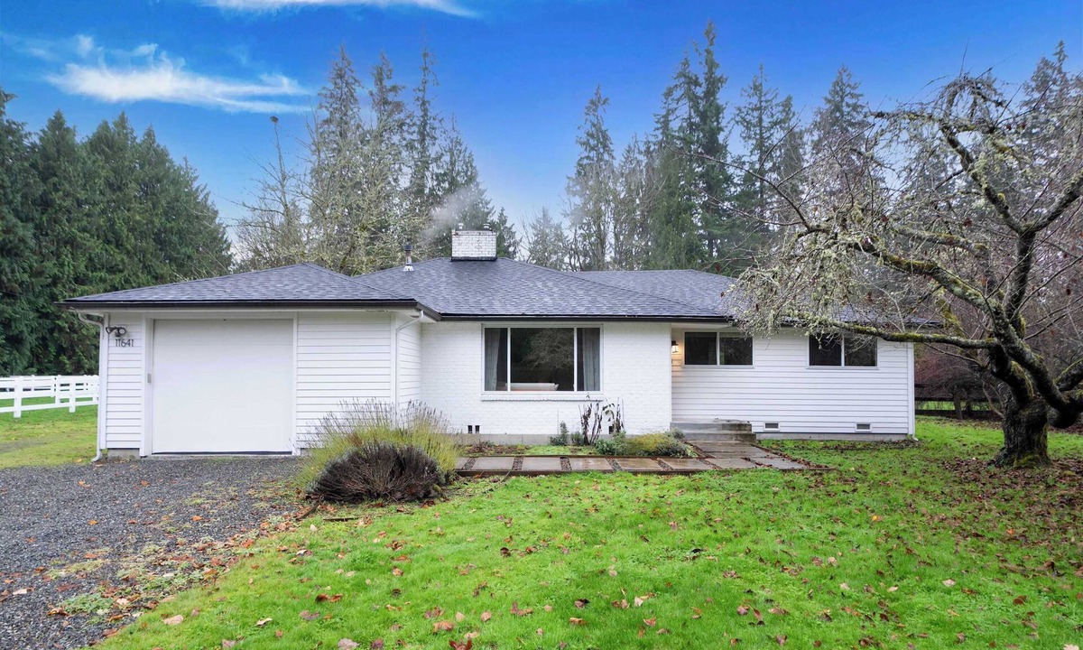 Union Hill-Novelty Hill House | Redmond Pet friendly Home in 2 Acres+Horse Barn