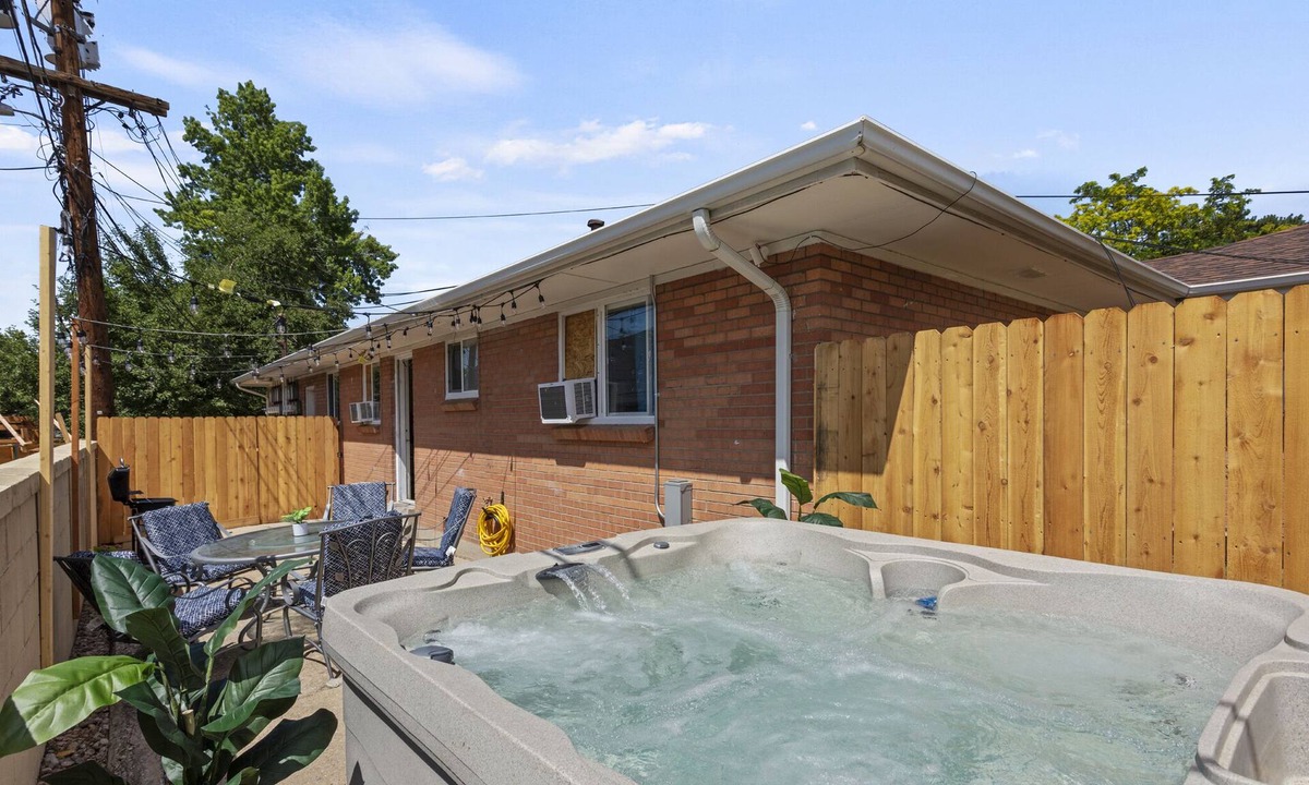 Denver House | RedRocks Charming Retreat HotTub Arcade