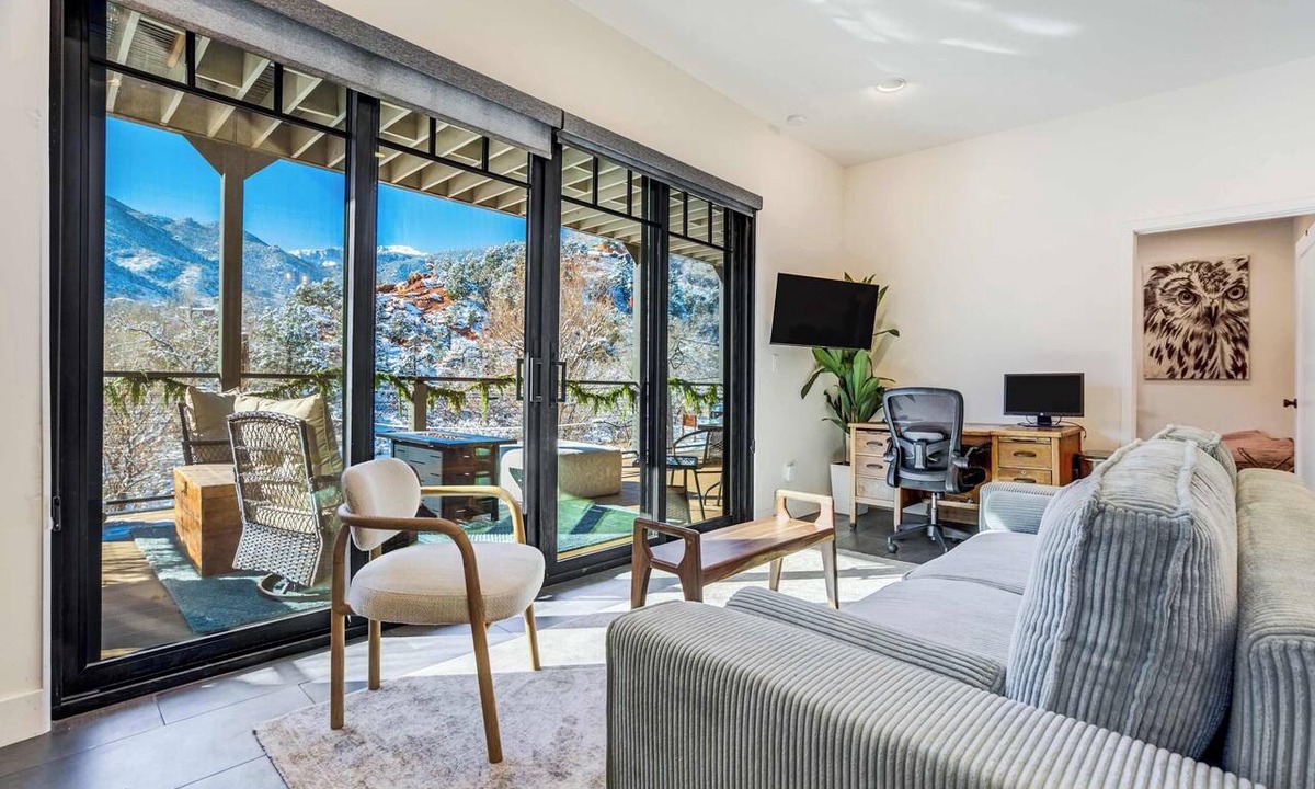 Manitou Springs Historic District Apartment | Redstone Terrace! Scenic Mountain View by Downtown