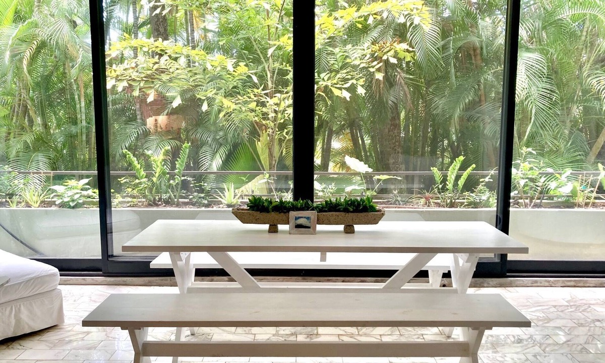 Waialae Iki Condo | Relaxing tropical retreat near Diamond Head. Unwind and rejuvenate your senses.