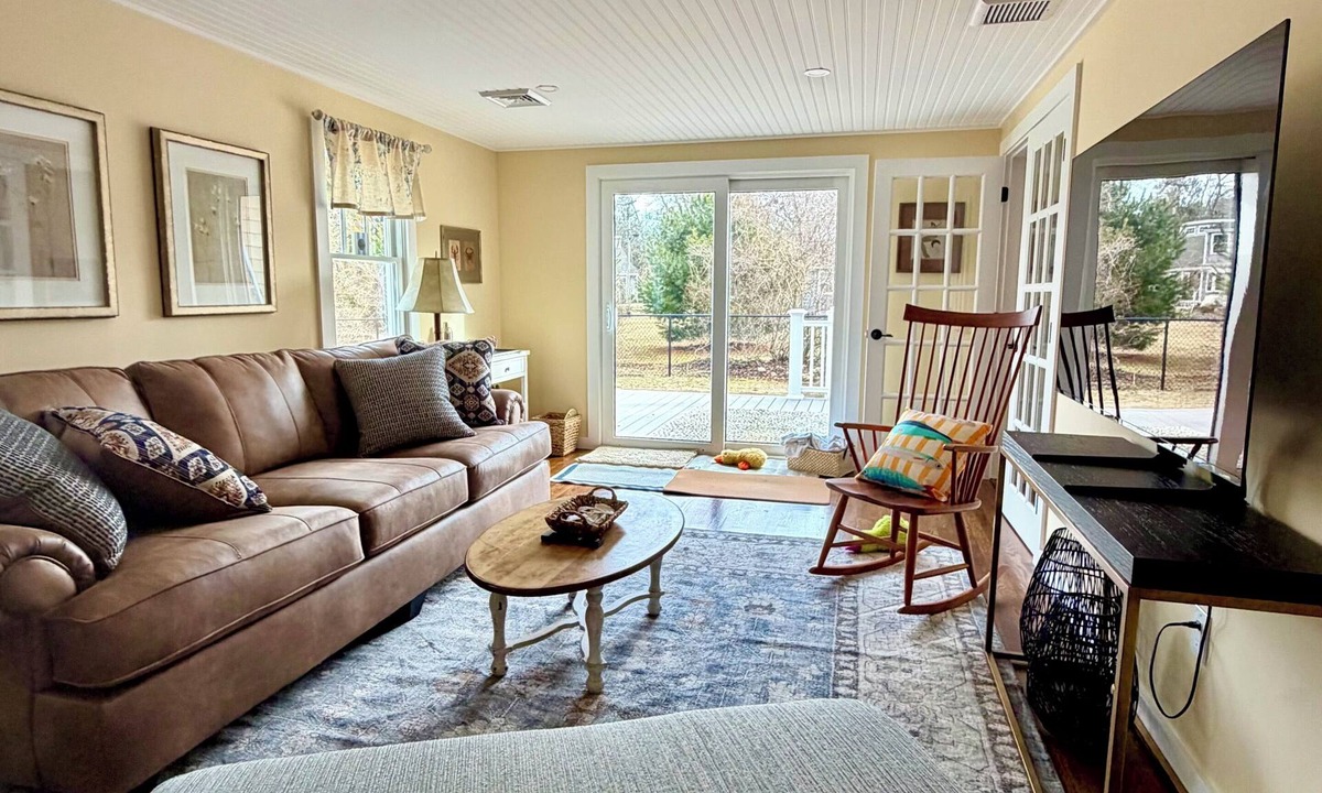 Buzzards Bay Cottage | Renovated Cape Cod Cottage, Walk to Beach, Outdoor Shower, Yard & Fire Pit
