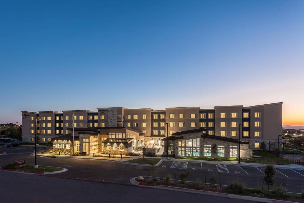 Lower Basin Lake Travis Hotel | Residence Inn by Marriott Austin Lake Austin/River Place